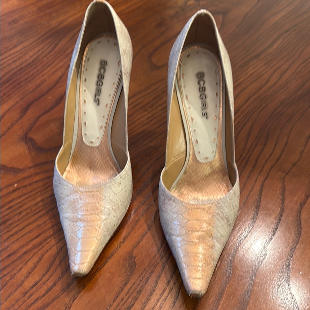 BCBGirls Cream Heels with Pointed Toe and Shimmering Finish
